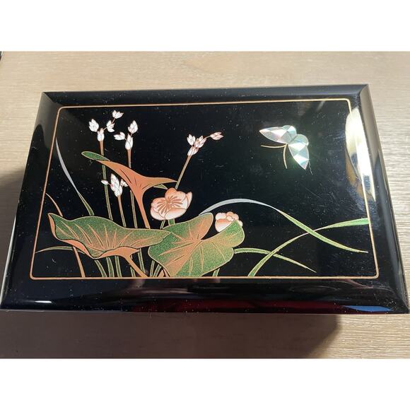 Lacquerware Butterfly Musical Jewelry Box 8x5 Inch New In Box. - Picture 1 of 5
